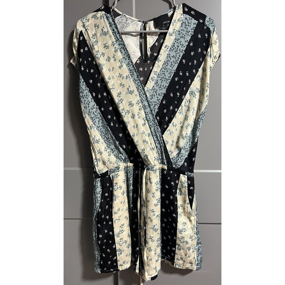 Anthropologie Greylin Women Floral Patchwork V Neck Romper Keyhole Pocket Medium